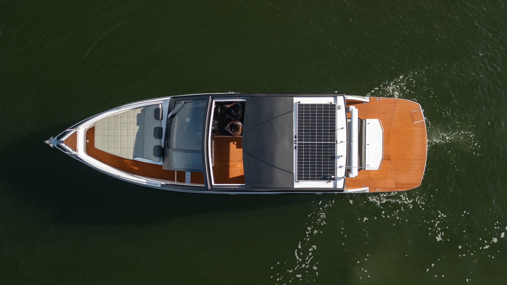 Rapper Orochi adquire mais duas embarcações no Rio Boat Show 2024; conheça os modelos